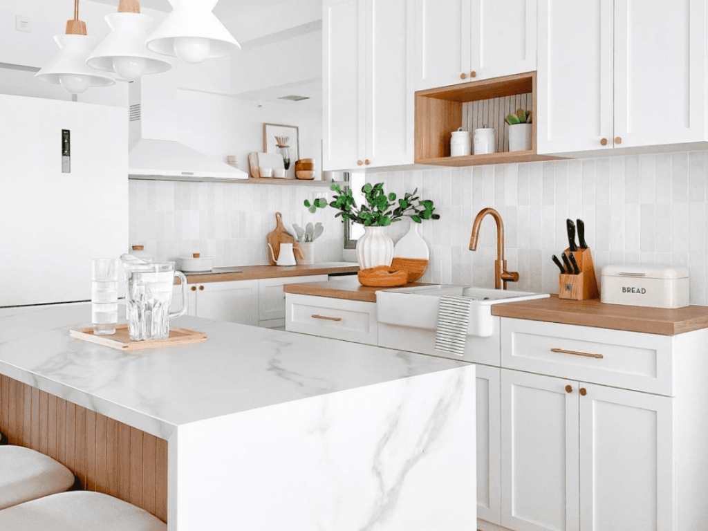 Reforma de cocina moderna en Camposol con acabados actuales